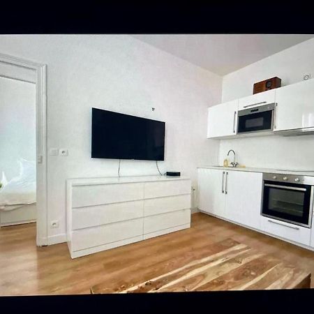 Cute One Bedroom In Le Marais Parigi Esterno foto