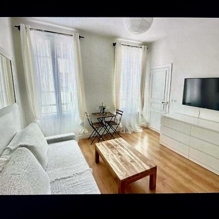 Cute One Bedroom In Le Marais Parigi Esterno foto