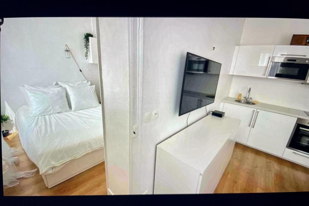 Cute One Bedroom In Le Marais Parigi Esterno foto