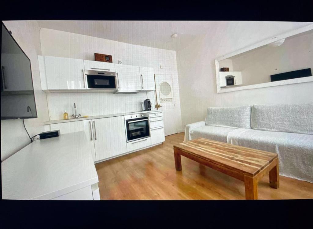 Cute One Bedroom In Le Marais Parigi Esterno foto
