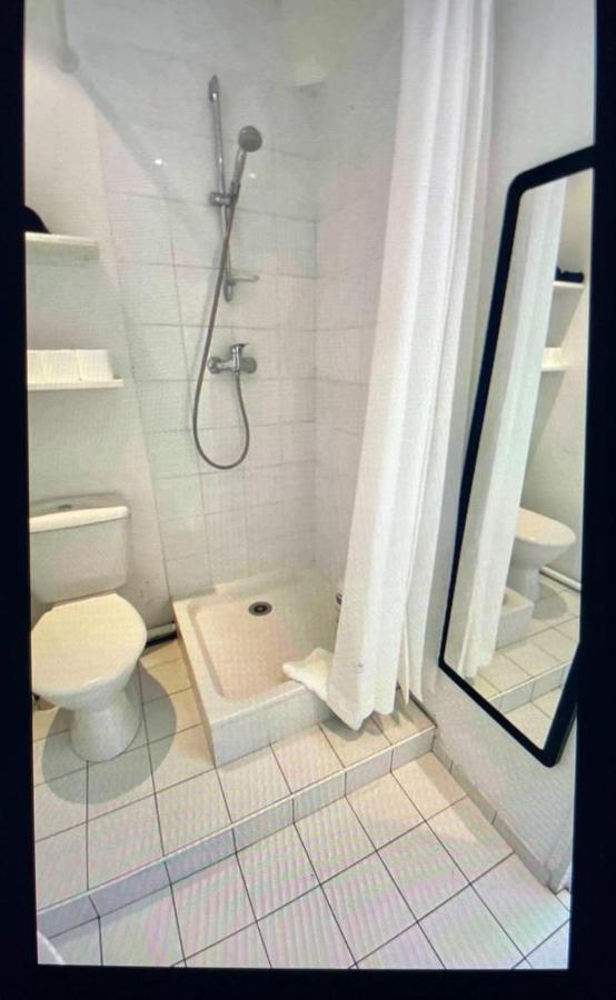 Cute One Bedroom In Le Marais Parigi Esterno foto