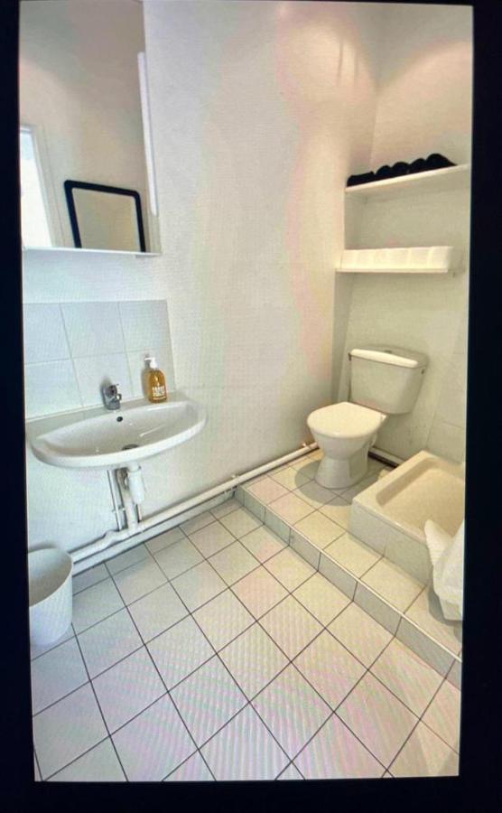 Cute One Bedroom In Le Marais Parigi Esterno foto