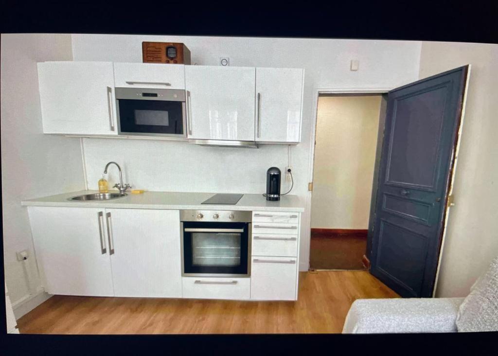 Cute One Bedroom In Le Marais Parigi Esterno foto